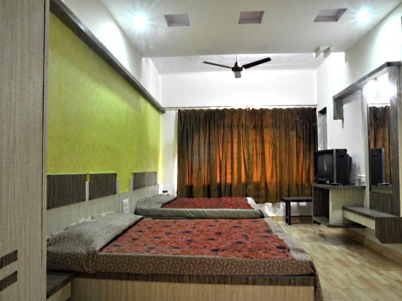 Sharan Hotel Shirdi Exterior photo