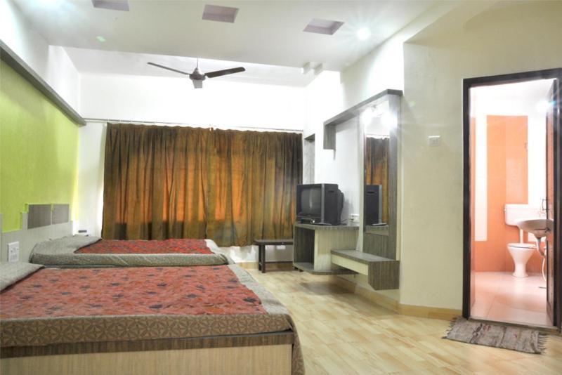 Sharan Hotel Shirdi Exterior photo