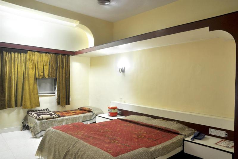 Sharan Hotel Shirdi Exterior photo